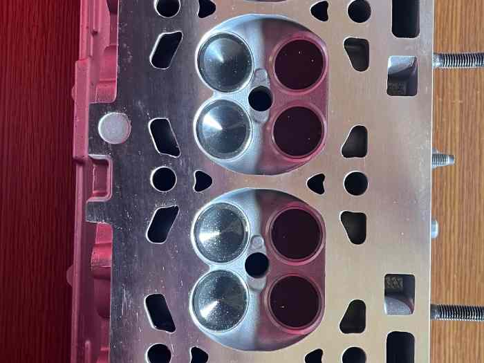 Vds culasse tu5j4 saxo/106 s 16 gr a neuve 0