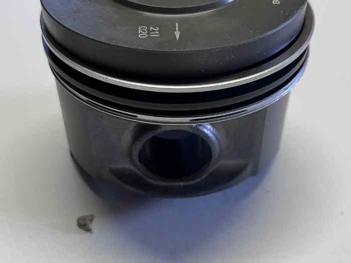 Pistons neuf 205 rallye/ax sport 2