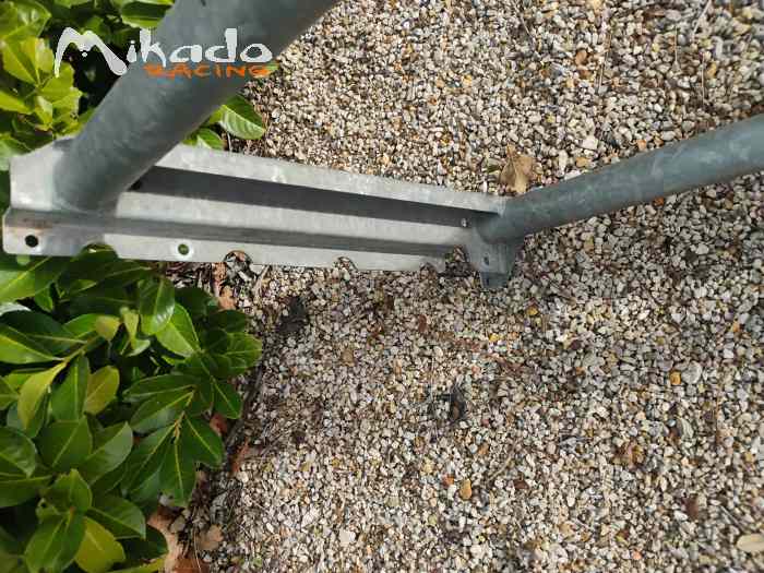 RARE vends rack à pneus seul pour remorque brian james largeur 2m 1