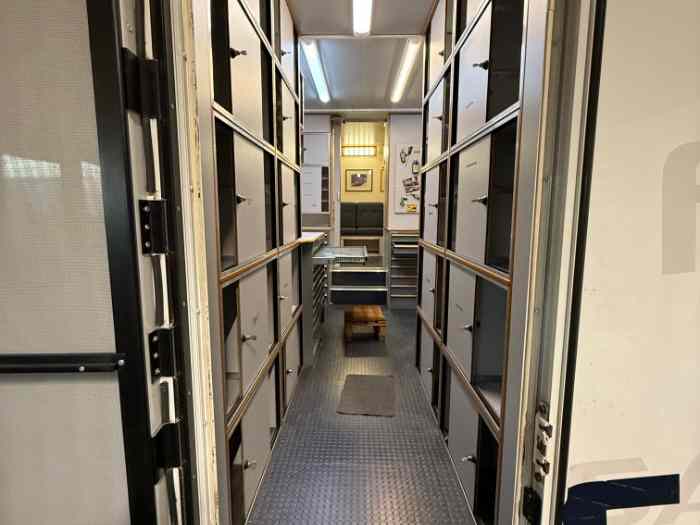 Camion remorque aménagée 2