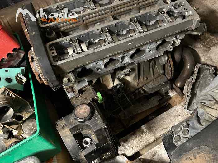 Pièces 206 et pneus 5