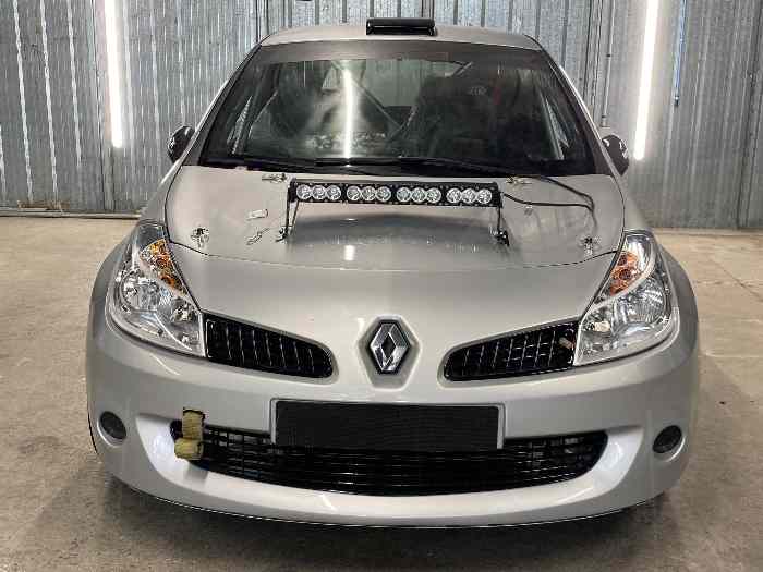 Clio 3 f 2000 1