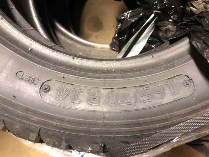 2 Pneus Burzet 165/70/14 2