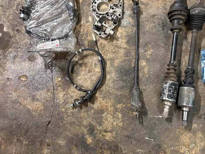 Lot pièces boîte MA / support saxo 106 4