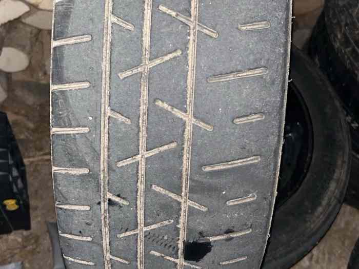 Pneu hankook 15 pouces 0