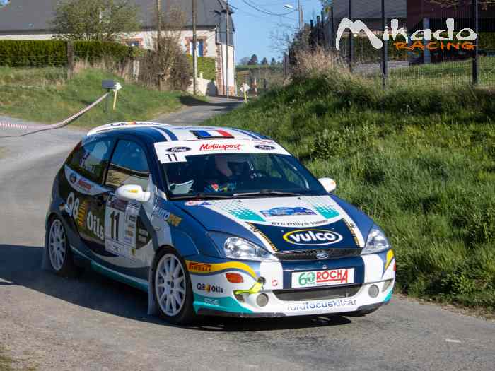 vraie focus kit car USINE + énorme lot...