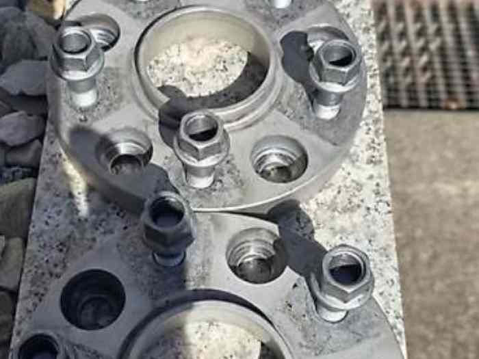 Cales pour élargir les voies