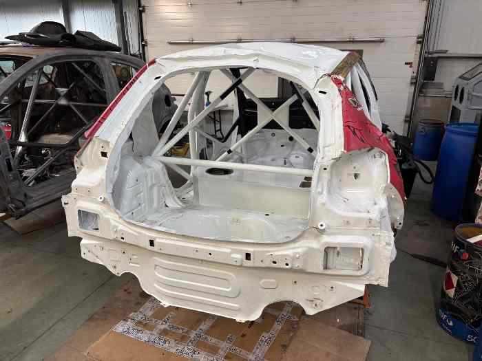 CAISSE 208 RC4 accidentée