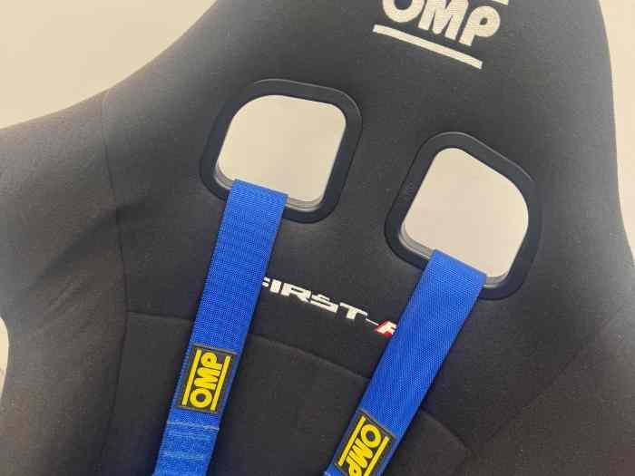 Siège baquet avec son harnais 2