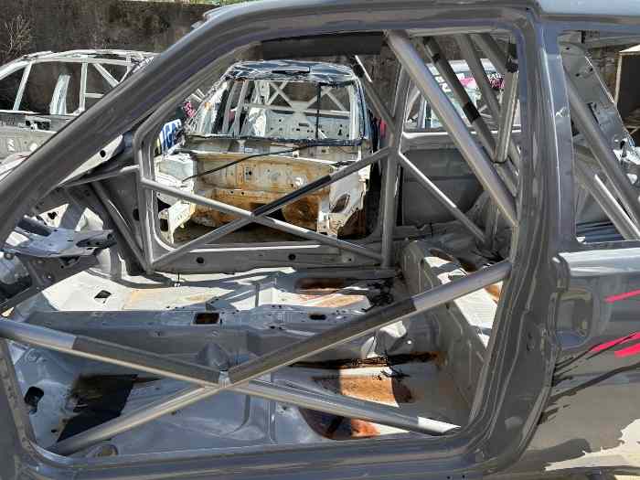 Caisse 106 accidentée avec Sparco rac 3