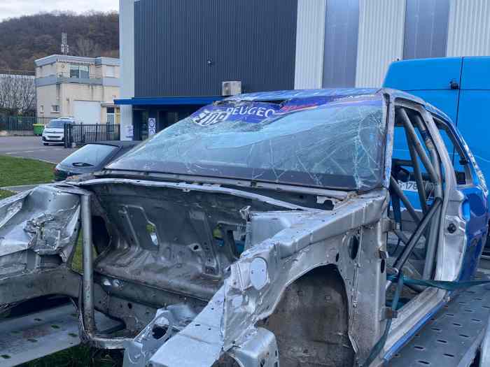 Vends caisse 106 n2 accidentee + passeport n2 3