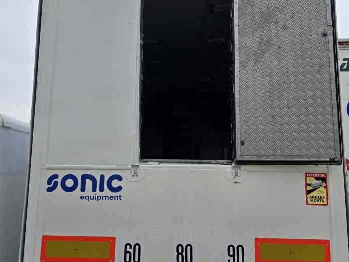 Semi Remorque Leveques + Tracteur Mercedes 4