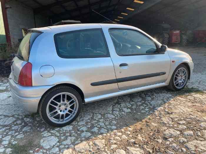 Renault Clio RS1 0