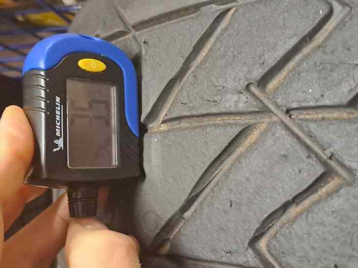 Pneus hoosier 15 pouces 2