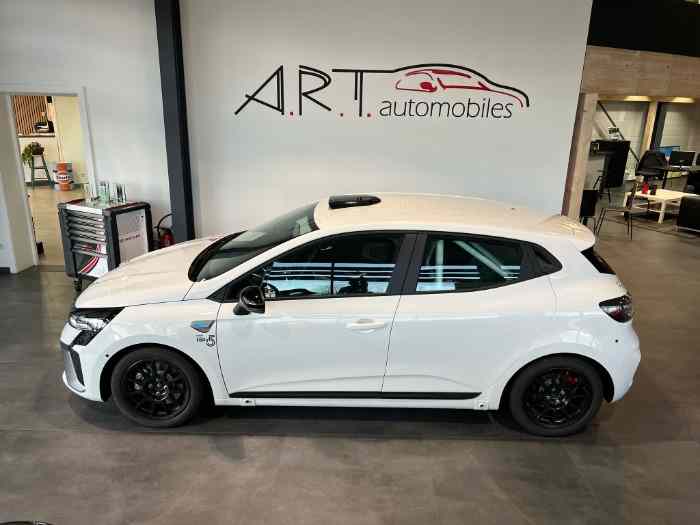 RENAULT CLIO RALLY5 2025 420 KM PAS DE CRASH 1