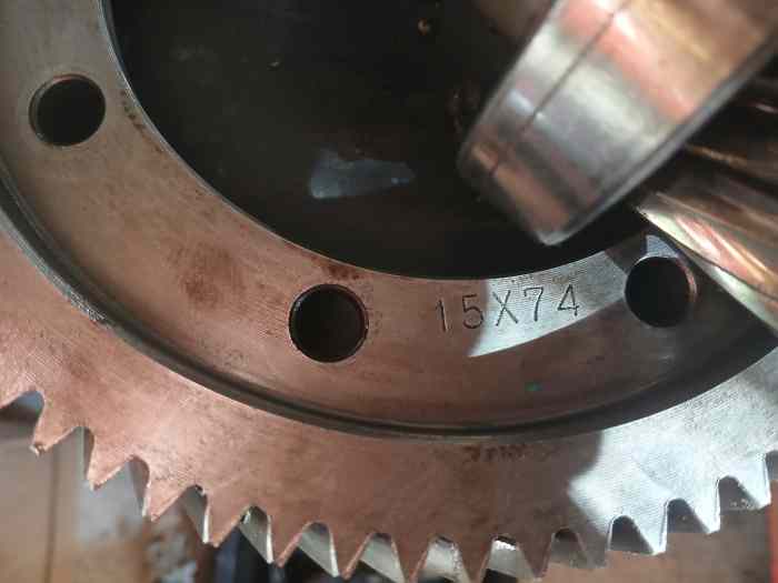 COUPLE COURT BE4 15x74 2