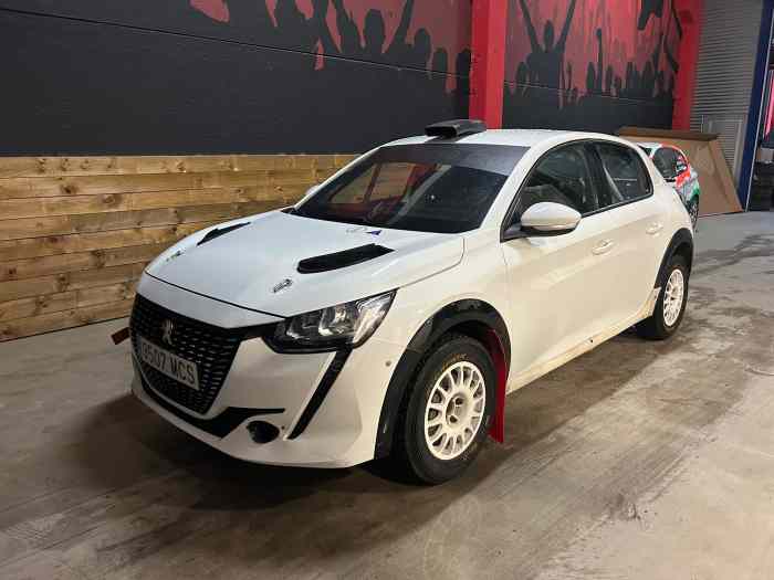 Peugeot 208 Rally4 0