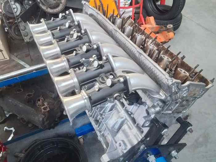 Bloc - culasse - vilebrequin moteur BMW M52B28 5