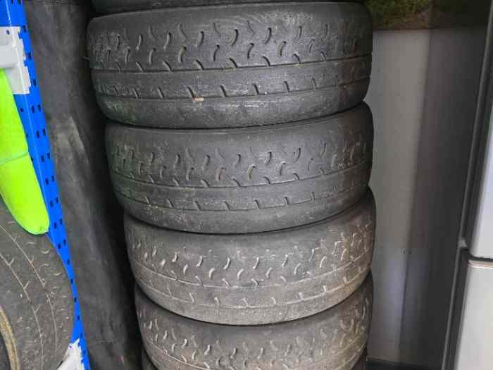 Lot pneus Yokohama 16