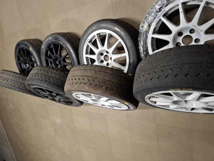 Lot pneus Michelin 0