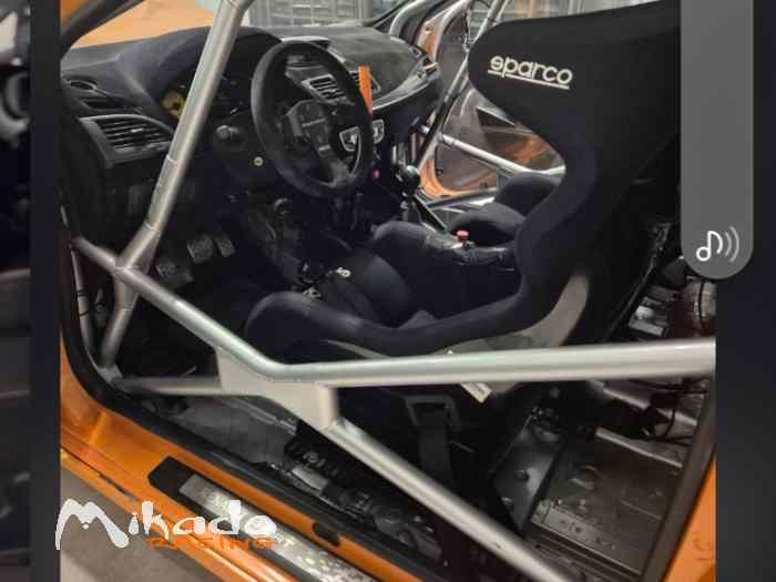 Megane N4 sonas FULL RENAULT SPORT 1