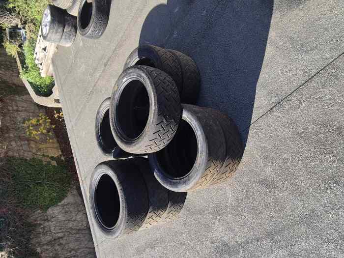 Lot pneus compétition 215/45/16 essai ou circuit 0