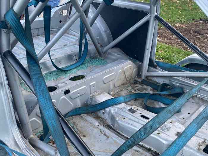 Vends caisse 106 n2 accidentee + passeport n2 0