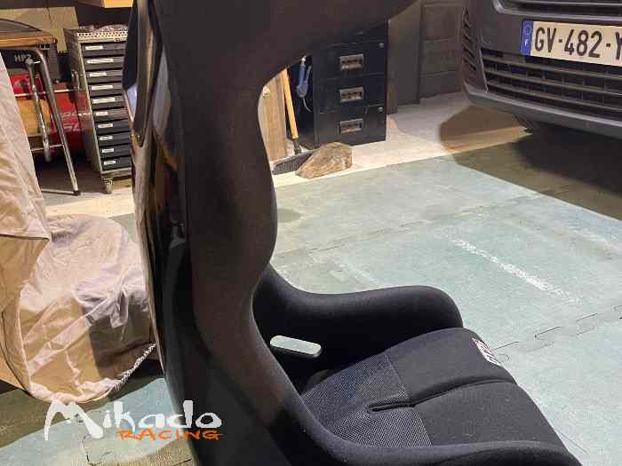 Vend 1 baquet à oreilles GT2i Pro 2