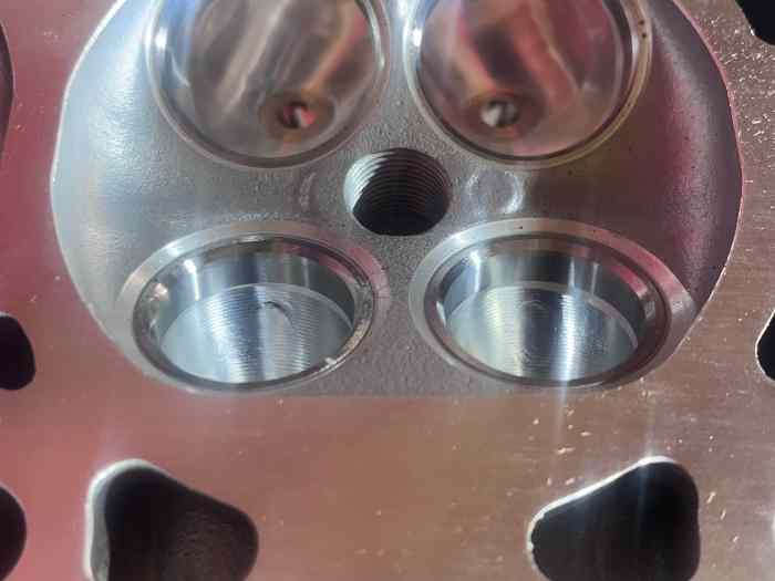 Vds culasse tu5j4 saxo/106 s 16 gr a neuve 2