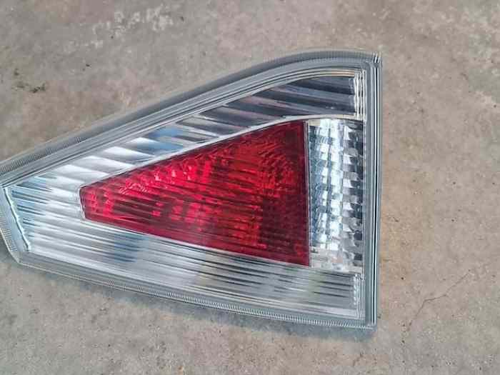 Vends feu arrière gauche Subaru WRX10/STI10