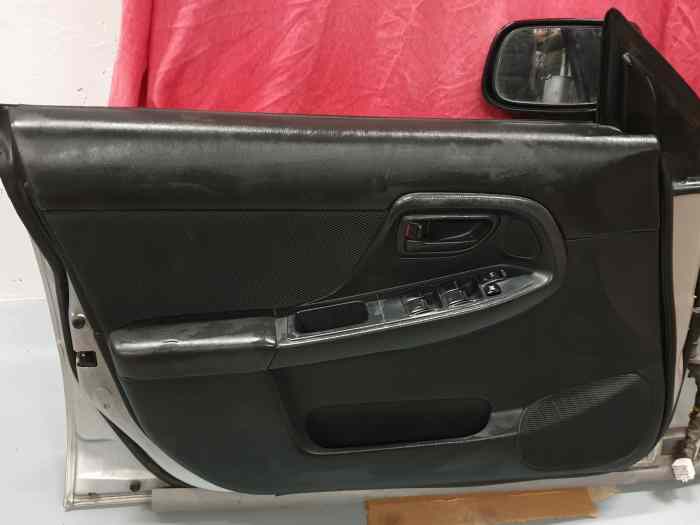 Vends portière AV gauche Subaru Impreza WRX8 1