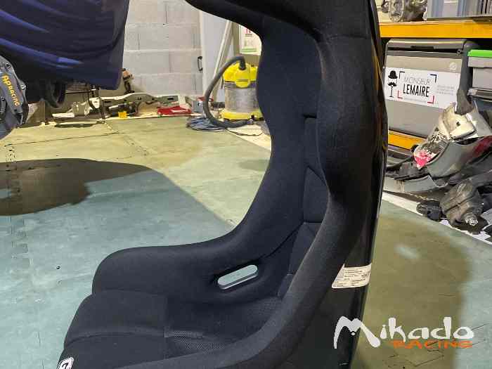 Vend 1 baquet à oreilles GT2i Pro 1