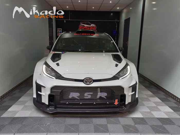 LOUE TOYOTA YARIS R5 0
