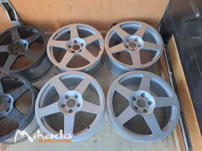 8 jantes Megane 3 RS en 9x18 pouces 1