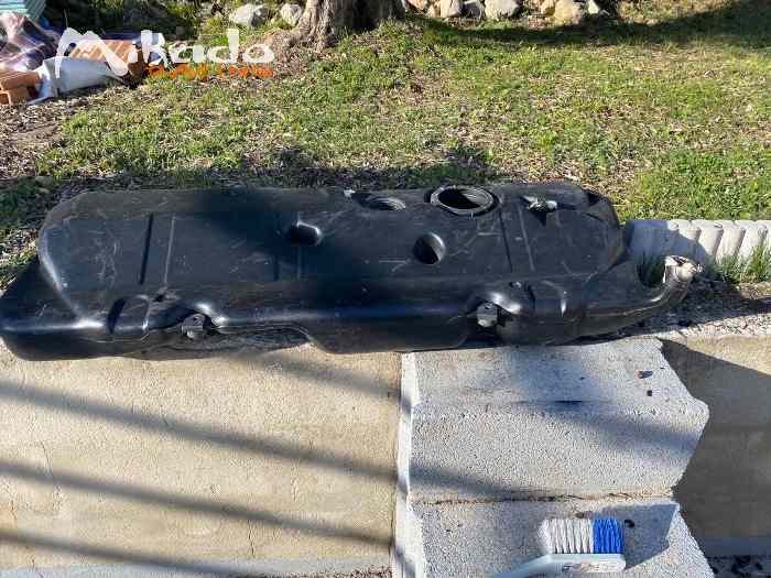 Réservoir Peugeot 205 1