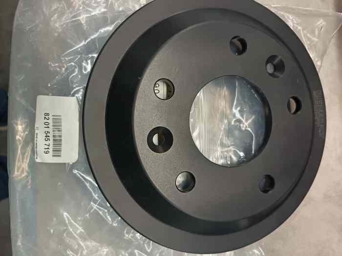 Bols de roue neufs clio 4 cup