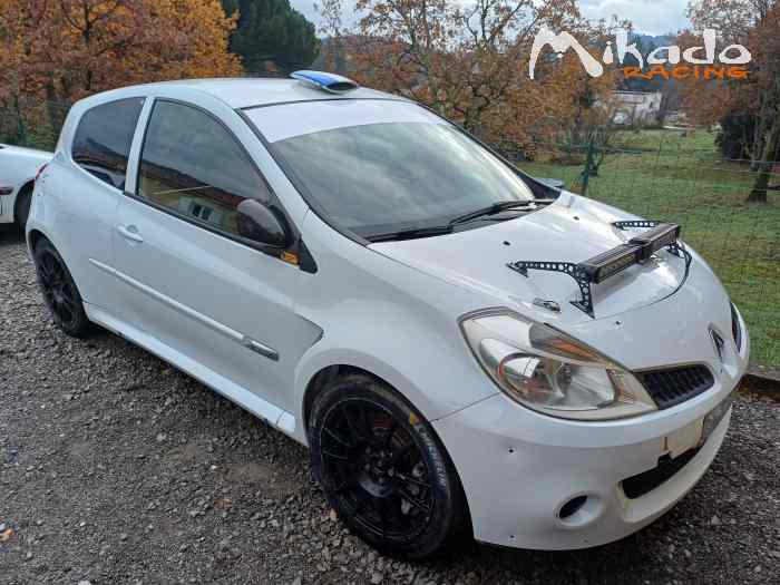 Clio R3 Max reprise possible.