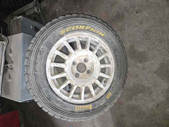 Pneu terre pirelli 0