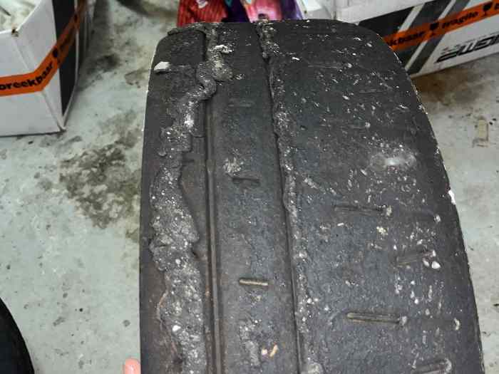 Pneus Pirelli RA5 17Pouces 3