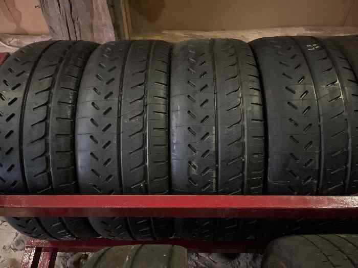 Michelin R33 neuf en 18