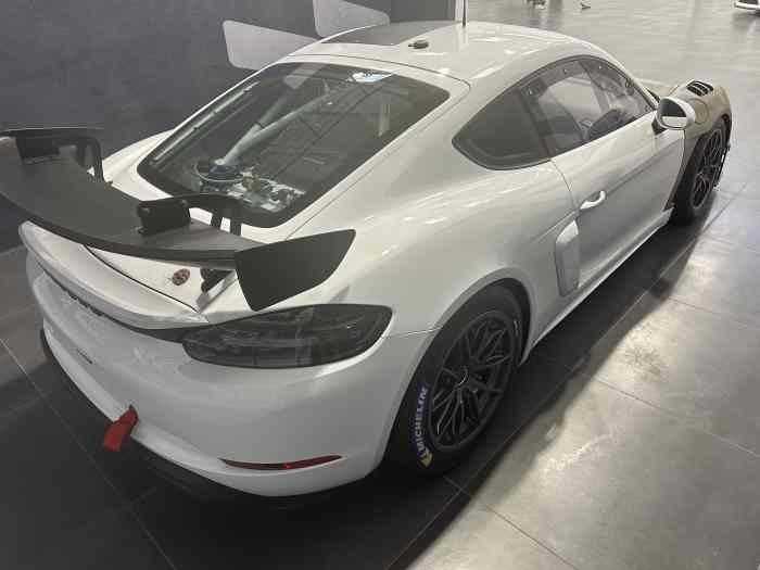Porsche 718 Cayman GT4 RS Clubsport 2024 3