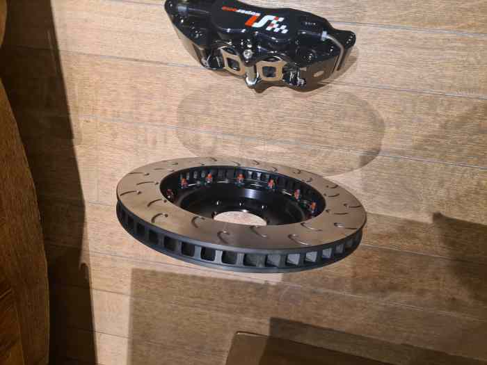 Freins Racing 330mm avec adaptateur E36 0