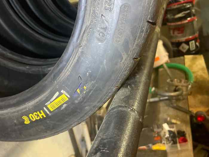 Pneu r 11 neuf - p0 en 17p 0