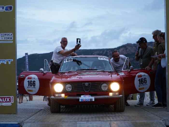 Alfa Romeo 2000 GTV Bertone Groupe 1 – PTH 2030 – État Neuf 2