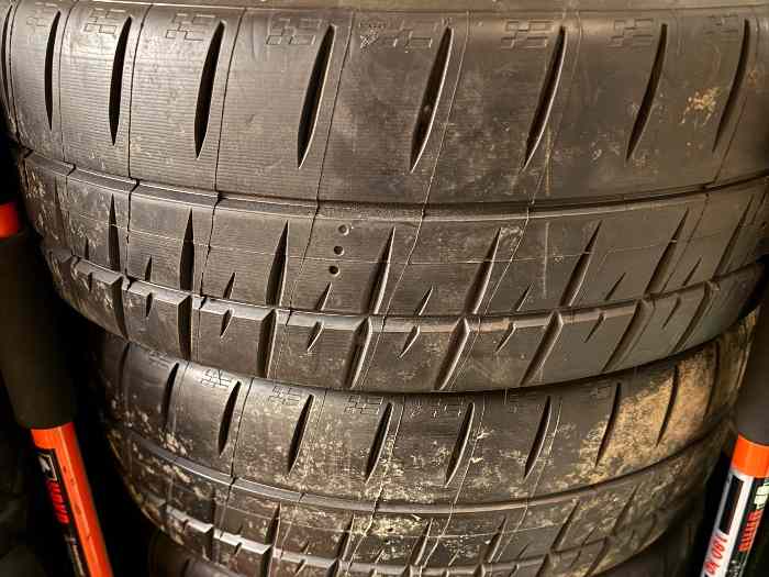 Pneus neuf Michelin M20 en 16