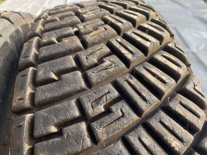 Pneus terre 1