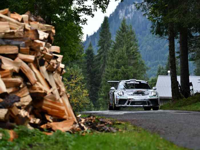 PORSCHE 991 PHASE 2 RALLYE 4 LITRES EX GWEN LAGRUE 3