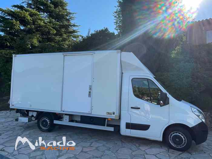 Camion Renault Master aménagé 0