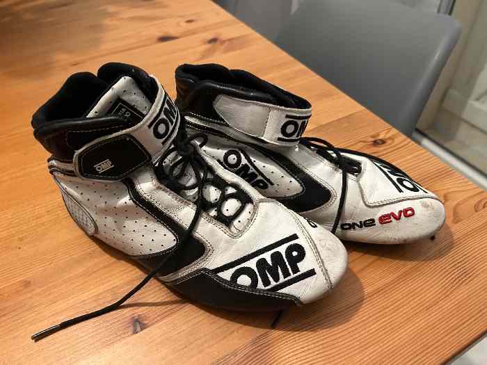 Chaussures OMP ONE EVO Taille 37 FIA 8856/2000 0