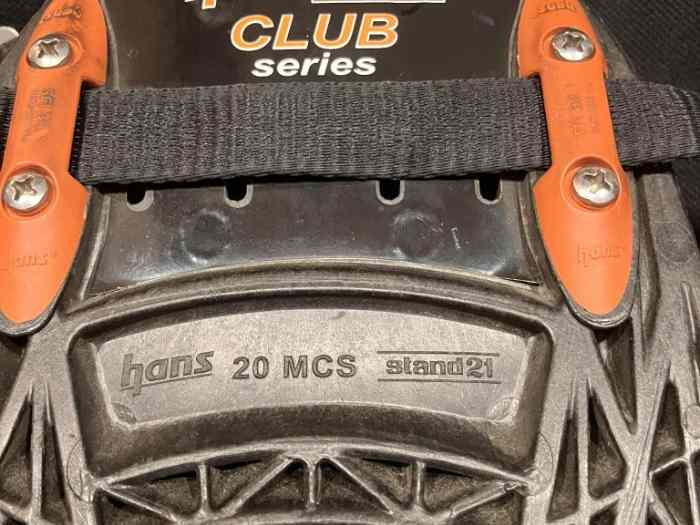 hans stand 21 taille M parfait état (20°) 3